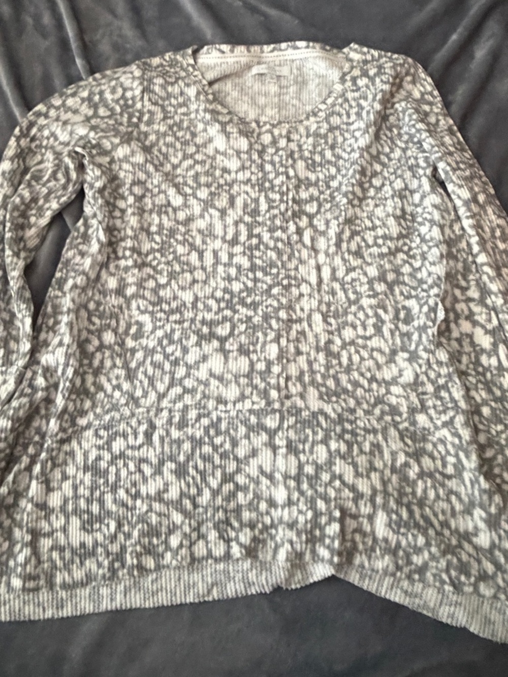 New Directions Women's Large Gray Animal Print Sweater Button Cuffs